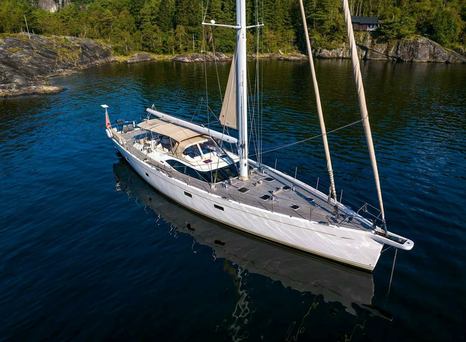 2014 Oyster Yachts Oyster 825 - Photo 9