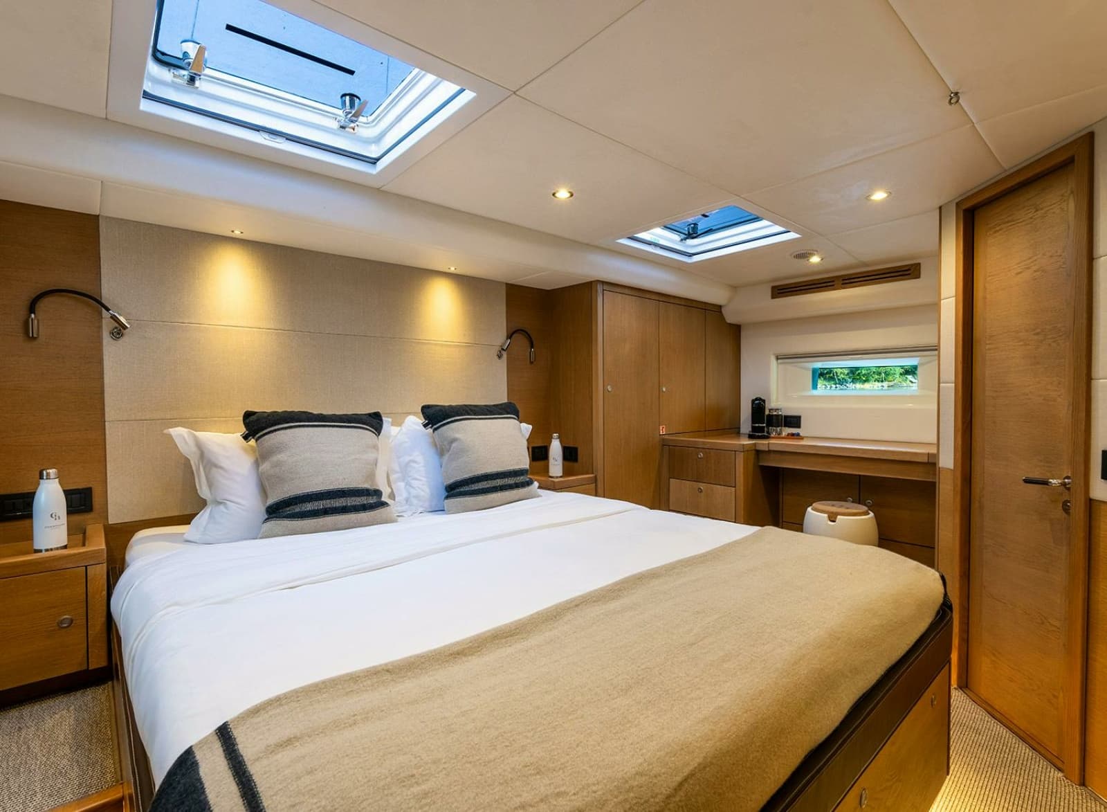 2014 Oyster Yachts Oyster 825 - Photo 36