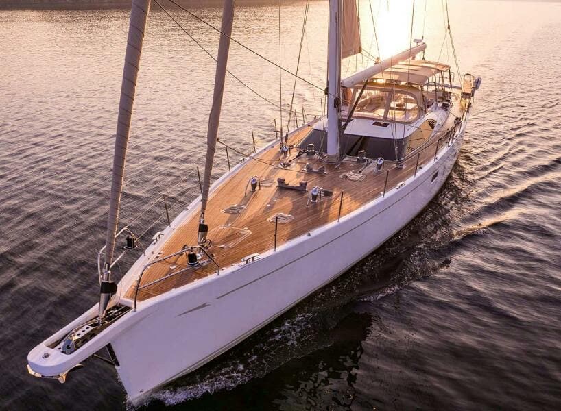 2014 Oyster Yachts Oyster 825