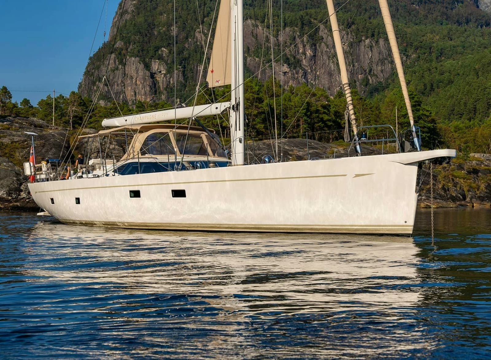 2014 Oyster Yachts Oyster 825 - Photo 22