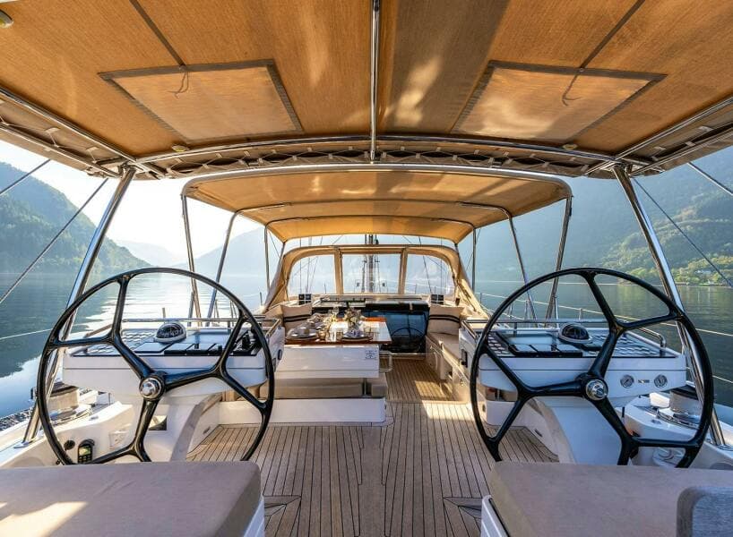 2014 Oyster Yachts Oyster 825