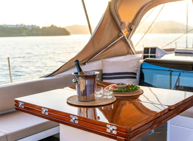 2014 Oyster Yachts Oyster 825