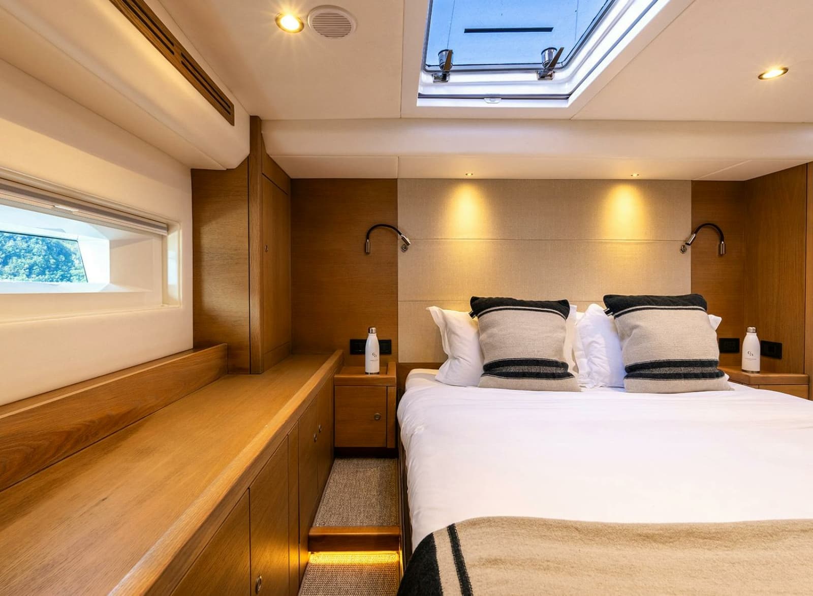 2014 Oyster Yachts Oyster 825 - Photo 35