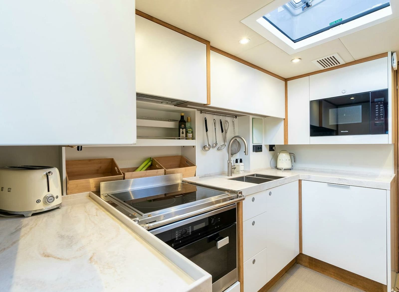 2014 Oyster Yachts Oyster 825 - Photo 51