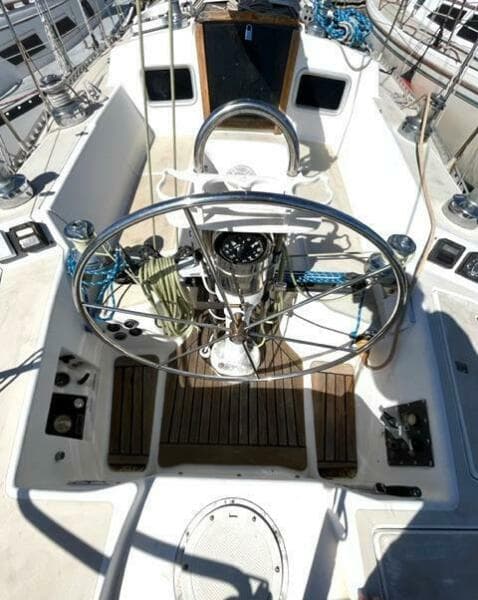 1986 J Boats Masthead Sloop