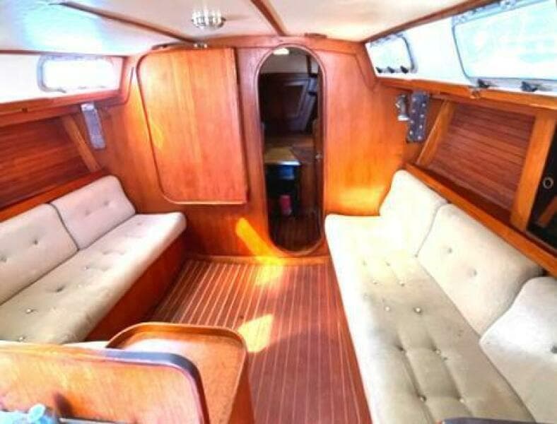 1986 J Boats Masthead Sloop