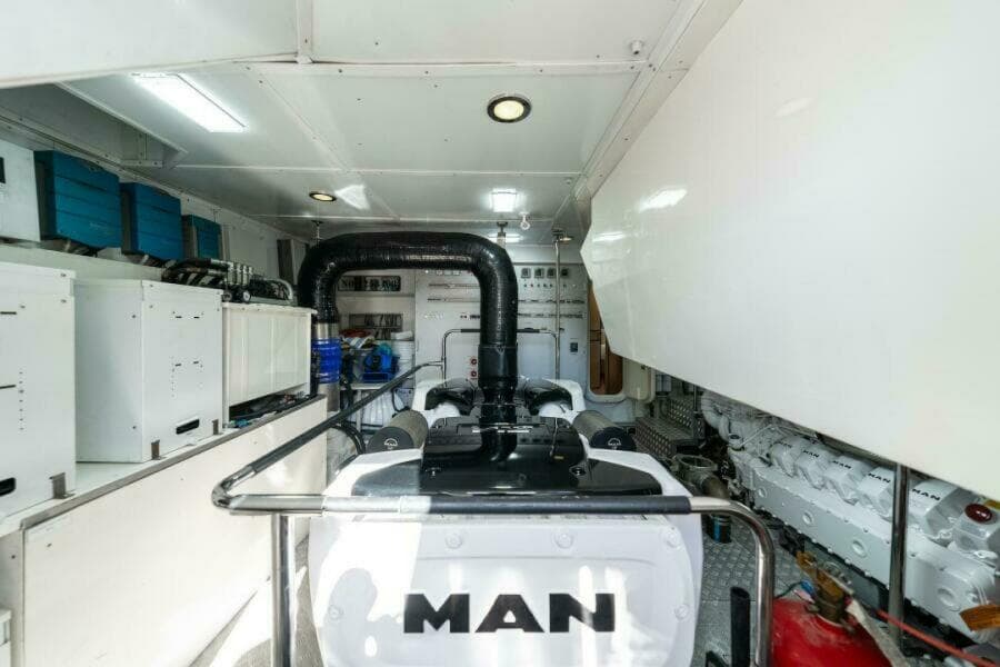 2015 Monte Carlo Yachts MCY86