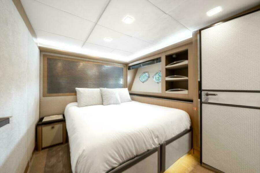 2015 Monte Carlo Yachts MCY86