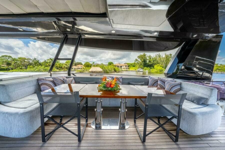 2015 Monte Carlo Yachts MCY86