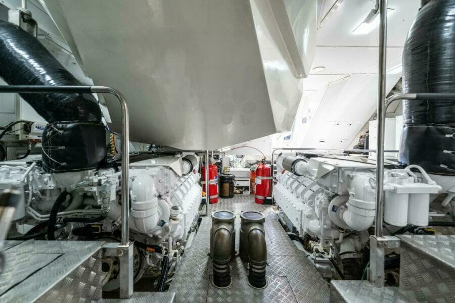 2015 Monte Carlo Yachts MCY86