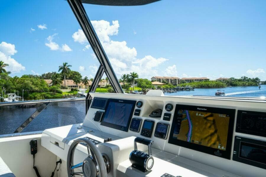 2015 Monte Carlo Yachts MCY86