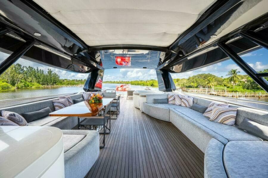 2015 Monte Carlo Yachts MCY86