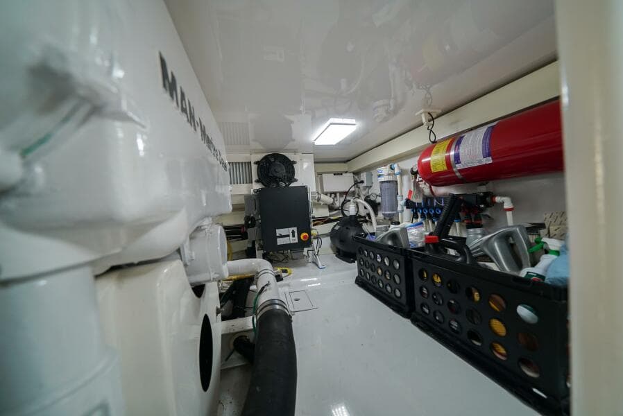 2007 Viking 45 Convertible Bad Habits