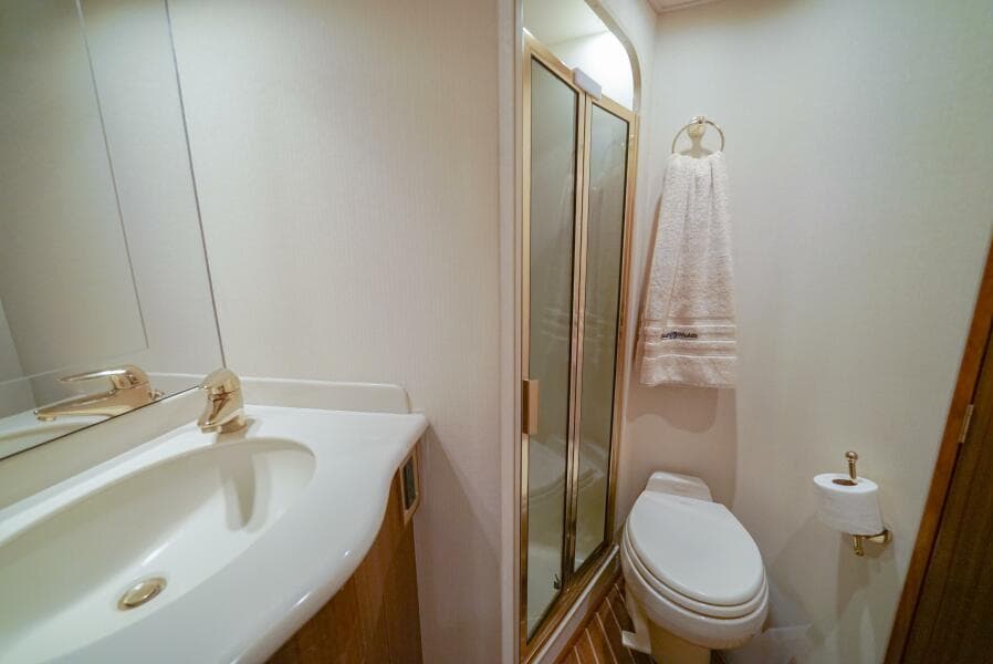 2007 Viking 45 Convertible Bad Habits