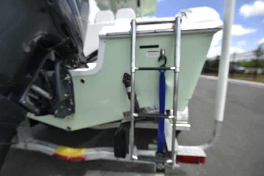 2023 Sea Pro 239 Deep V DLX