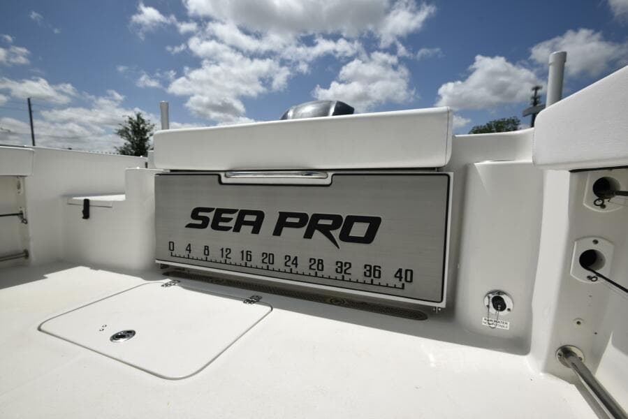 2023 Sea Pro 239 Deep V DLX