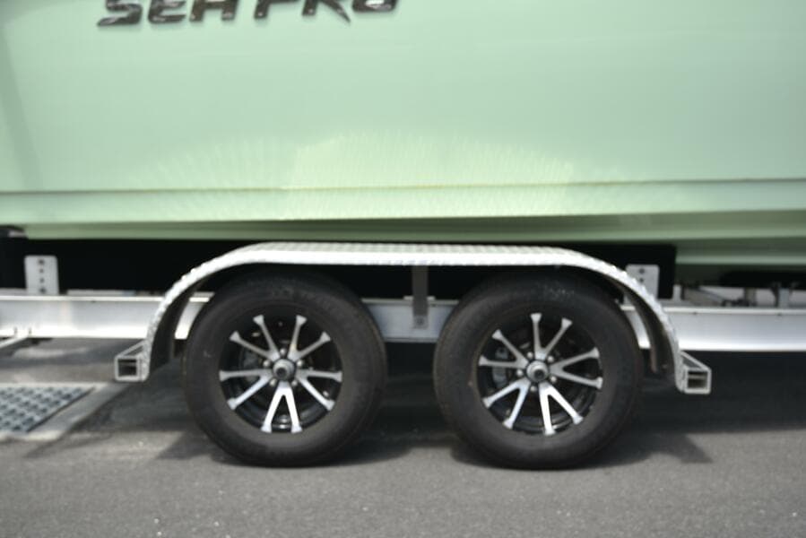 2023 Sea Pro 239 Deep V DLX