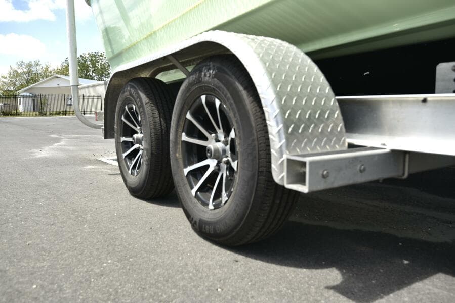 2023 Sea Pro 239 Deep V DLX