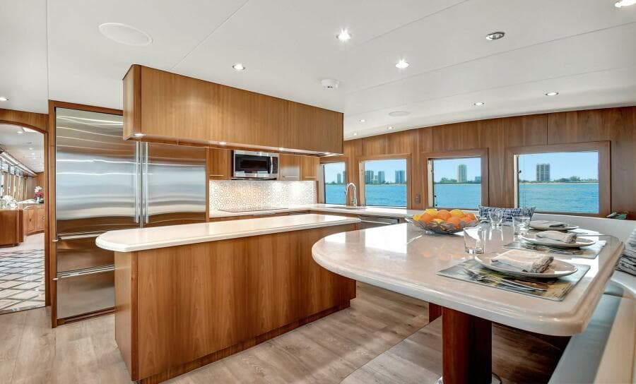 013 Main Deck Galley 03