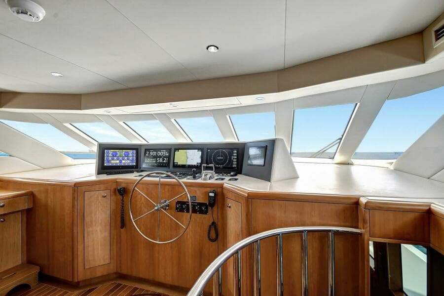 019 Main Deck Pilothouse Electronics