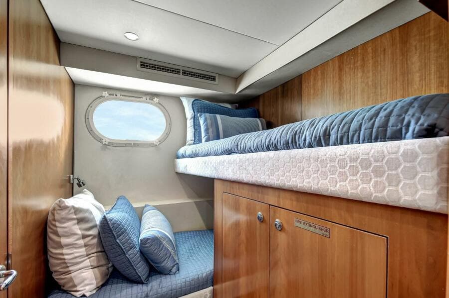 036 Lower Deck Midship 5yh Guest Stateroom