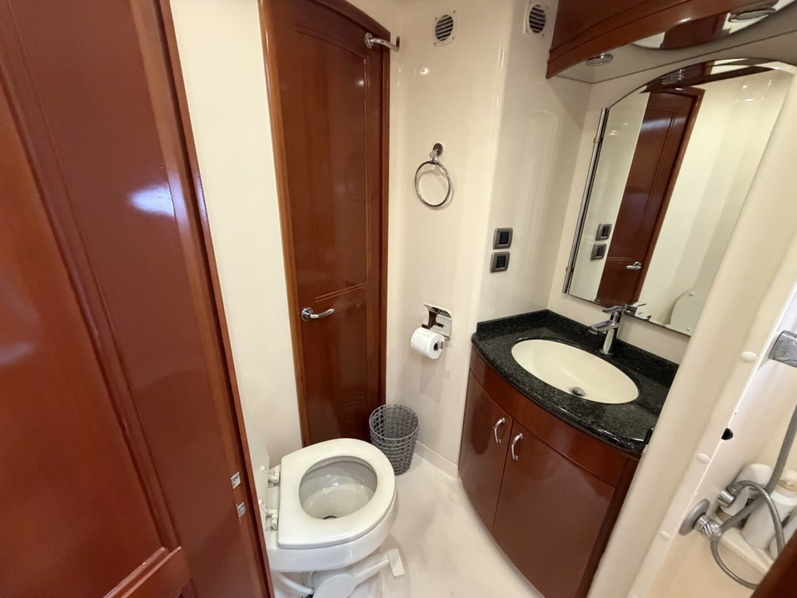 2006 Carver 56 VOYAGER - Photo 72