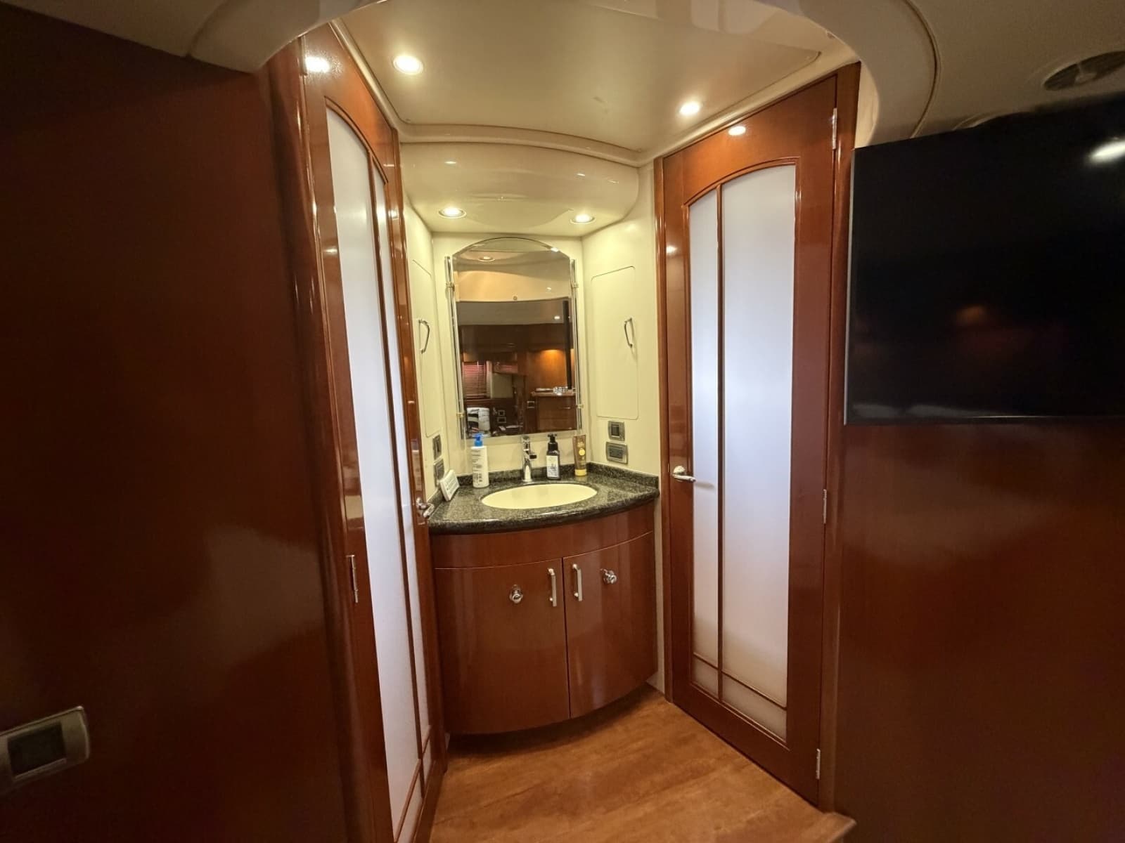 2006 Carver 56 VOYAGER - Photo 71