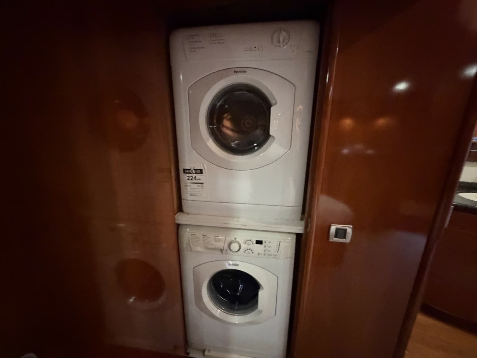 2006 Carver 56 VOYAGER - Photo 68