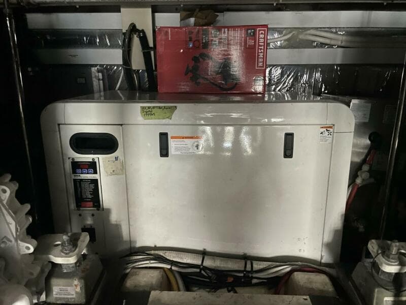 2006 Carver 56 VOYAGER - Photo 54