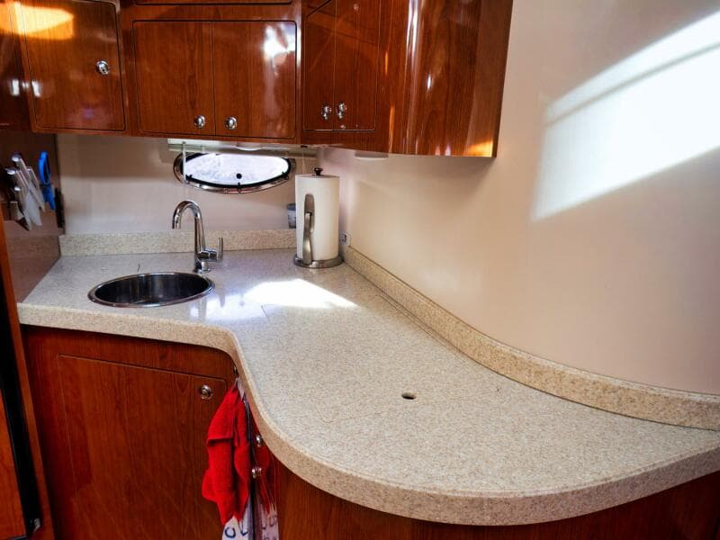 2008 Regal Commodore 4060