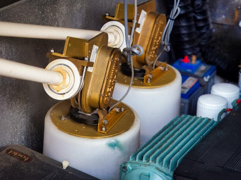 2008 Regal Commodore 4060