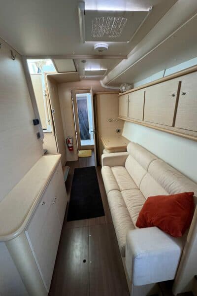 2010 Lagoon  - Photo 34