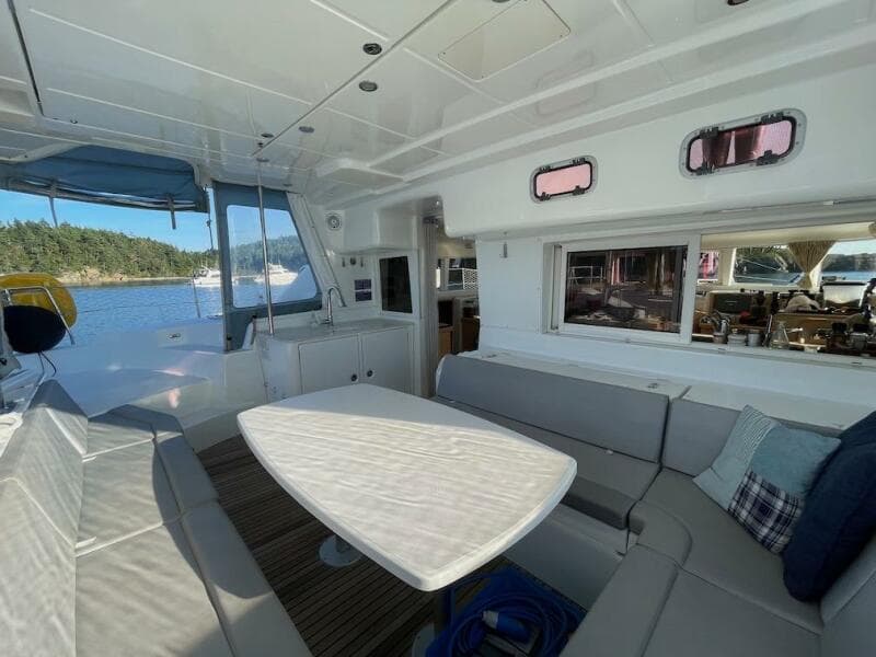 2010 Lagoon  - Photo 21
