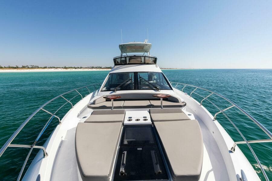 2023 Cruisers Yachts 60 Cantius Fly  Bow (4)