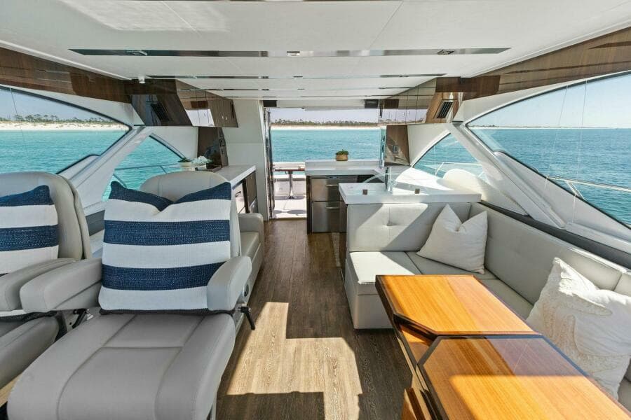 2023 Cruisers Yachts 60 Cantius Fly- Salon