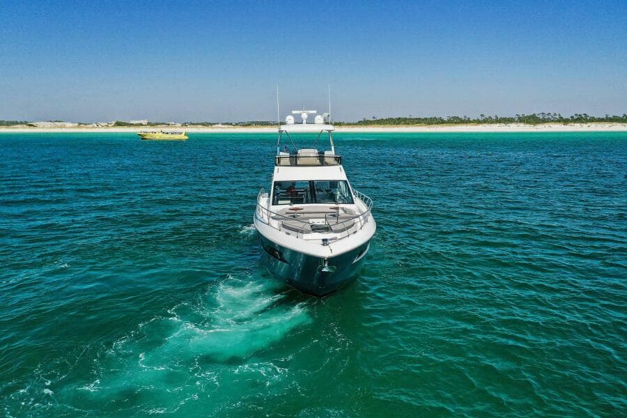 2023 Cruisers Yachts 60 Cantius Fly- Bow