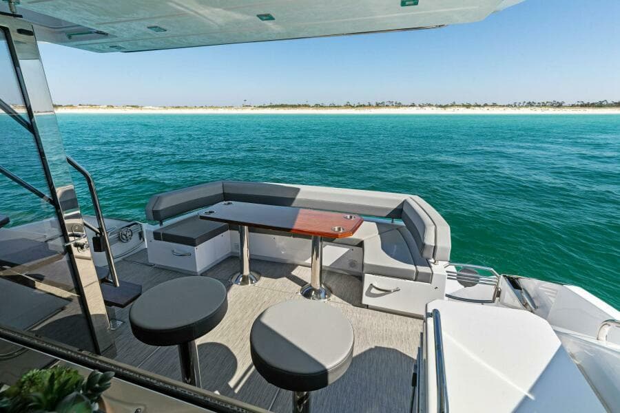 2023 Cruisers Yachts 60 Cantius Fly-Cockpit