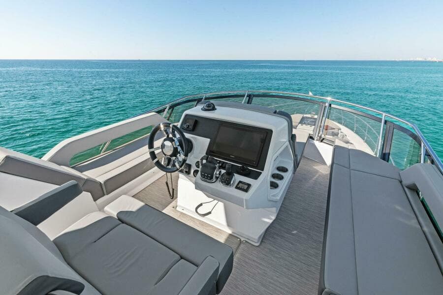 2023 Cruisers Yachts 60 Cantius Fly  Flybridge 1