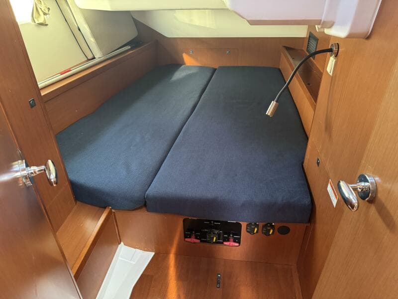 2015 Beneteau Oceanis 45