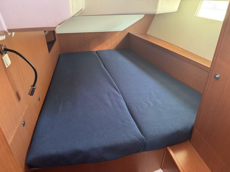 2015 Beneteau Oceanis 45