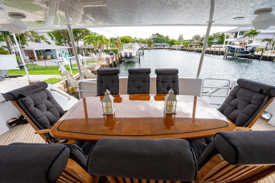 2001 Hatteras 100 Motor Yacht