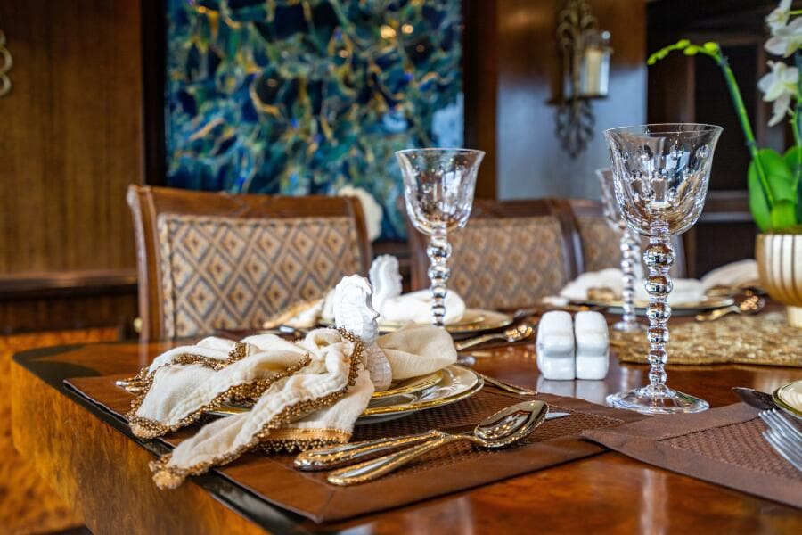 2001 Hatteras 100 Motor Yacht