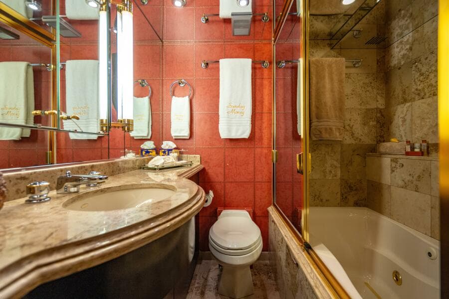 2001 Hatteras 100 Motor Yacht