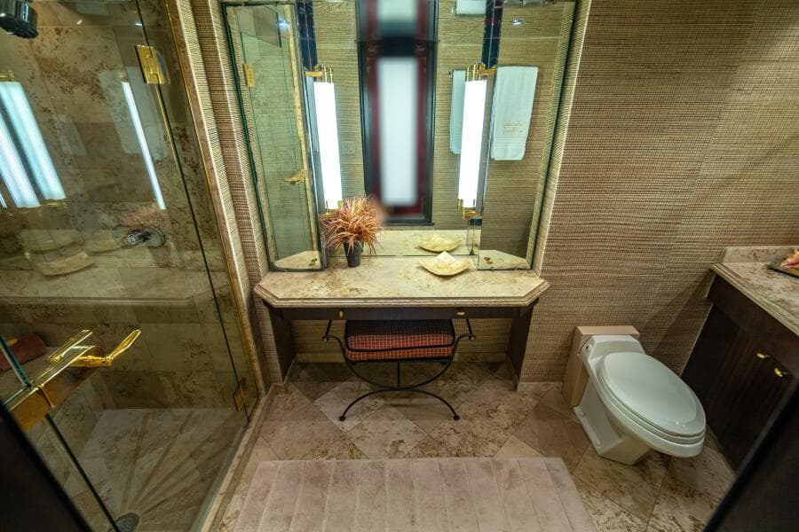 2001 Hatteras 100 Motor Yacht