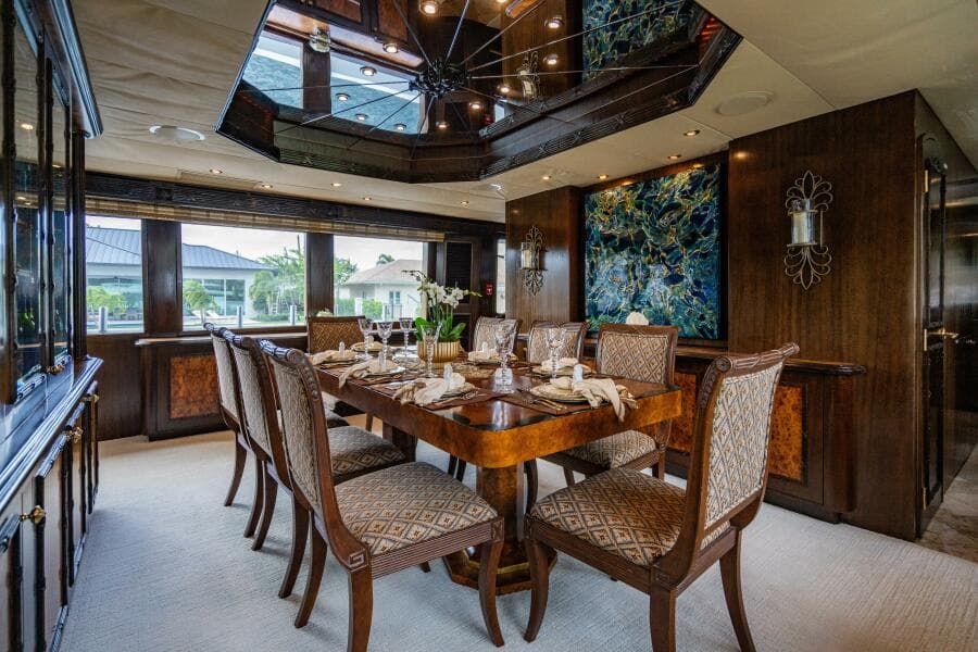 2001 Hatteras 100 Motor Yacht