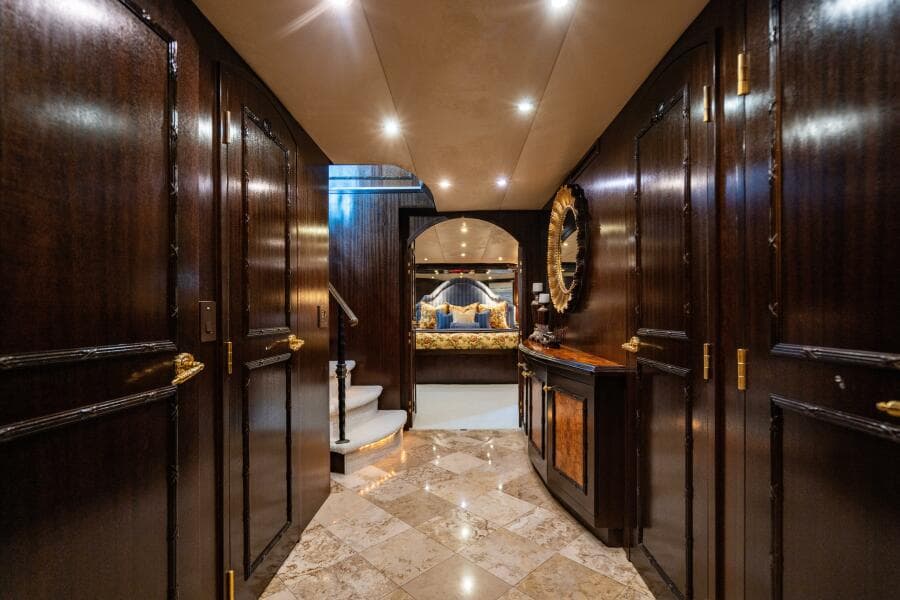 2001 Hatteras 100 Motor Yacht