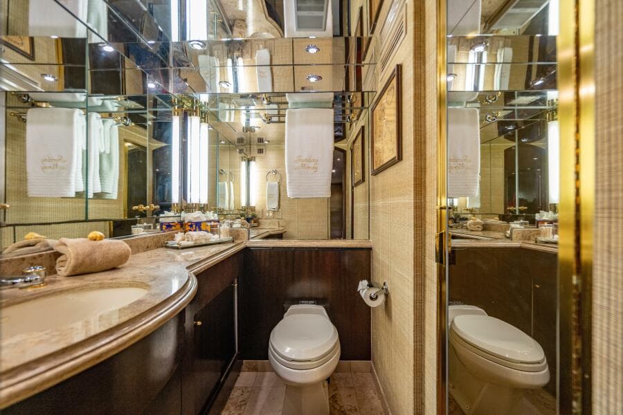 2001 Hatteras 100 Motor Yacht