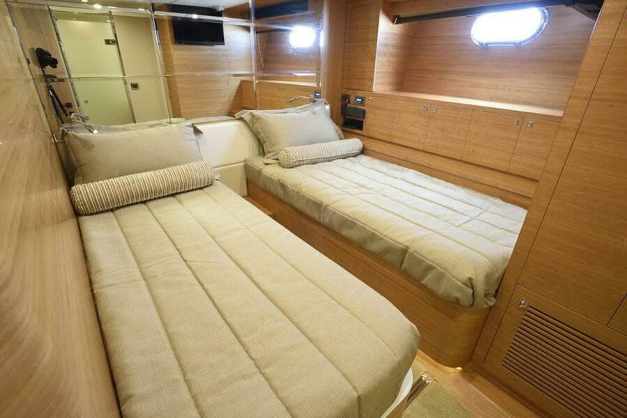 Twin Forward To Port