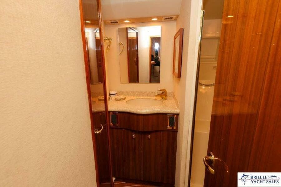 2005 Viking 45 Convertible