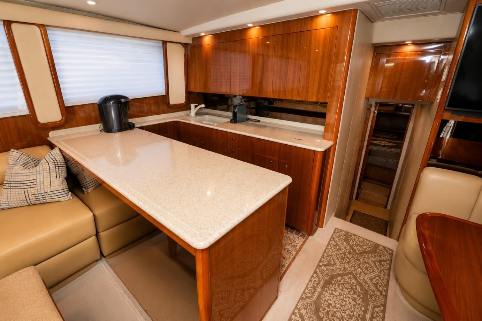 2005 Viking 45 Convertible - Photo 14